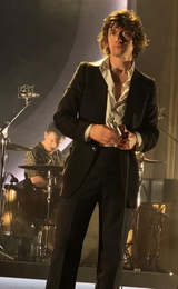 Alex Turner (Arctic Monkeys) MODERN ERA AI voice text to speech and AI music cover generator