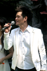 Aof Pongsak (Thai R&B Singer) AI voice text to speech and AI music cover generator