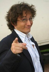 Bugs Bunny (Italian dubber, Davide Garbolino from 2007) AI voice text to speech and AI music cover generator