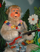 Beach Bear (Rock-afire Explosion) AI voice text to speech and AI music cover generator