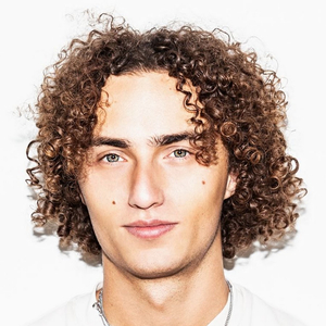 Kwebbelkop (Youtuber) AI cover generator
