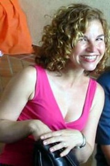 Minnie Mouse (Disney) - Marli Bortoletto AI cover generator