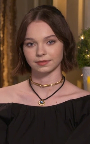 Emma Myers (Atriz) AI cover generator