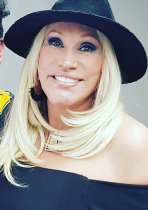 Laura León AI cover generator