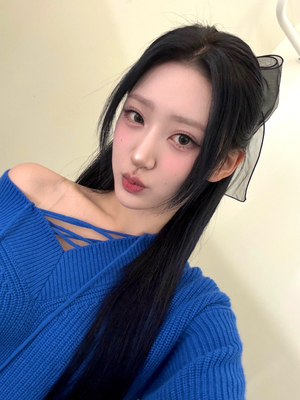 HWISEO of H1-KEY and EL7Z UP AI cover generator