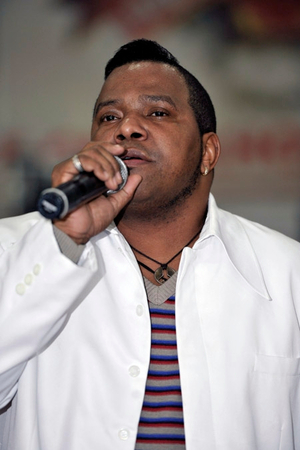 Wander Pires (IntErprete de Samba Enredo) AI cover generator