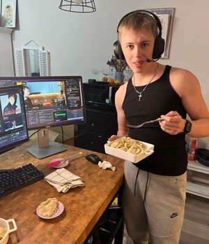 WRONEK AI cover generator