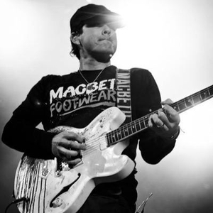 Tom DeLonge AI cover generator