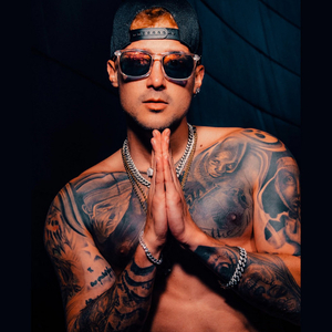 Batu Z AI cover generator