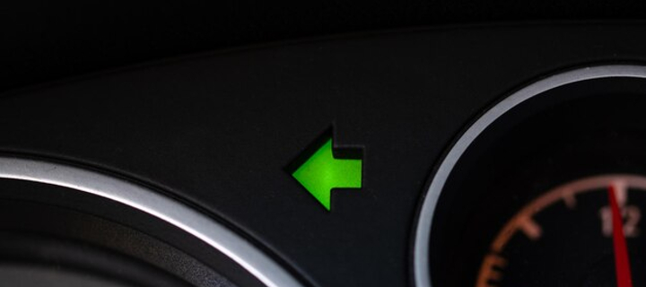 This is the Avatar Image for the Señal de giro [Coche] AI Voice and Text to Speech Generator