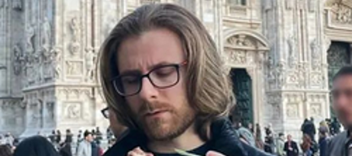 This is the Avatar Image for the iRaphahell (Romanian Youtuber) AI Voice and Text to Speech Generator