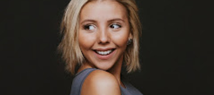 This is the Avatar Image for the Espinela - (Victoria Brow) AI Voice and Text to Speech Generator